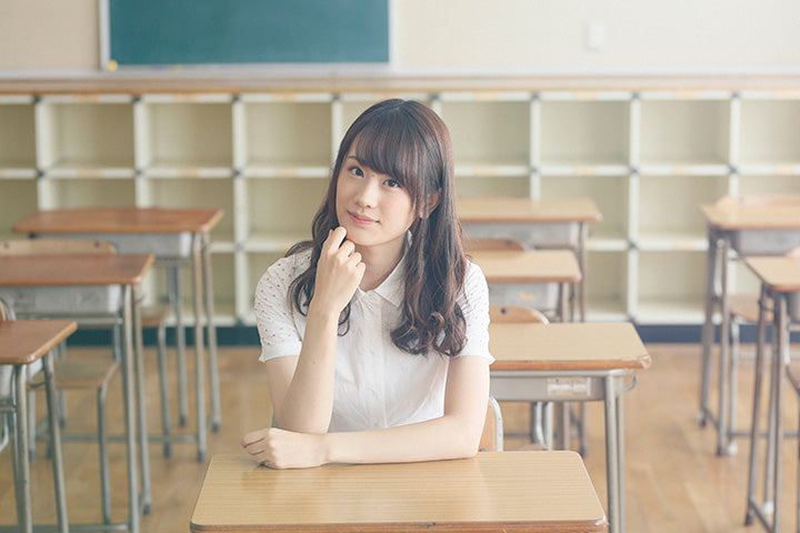 The Charming Voice of Sakurajima Mai: The Masterful Performance of Voice Actress Seto Asami